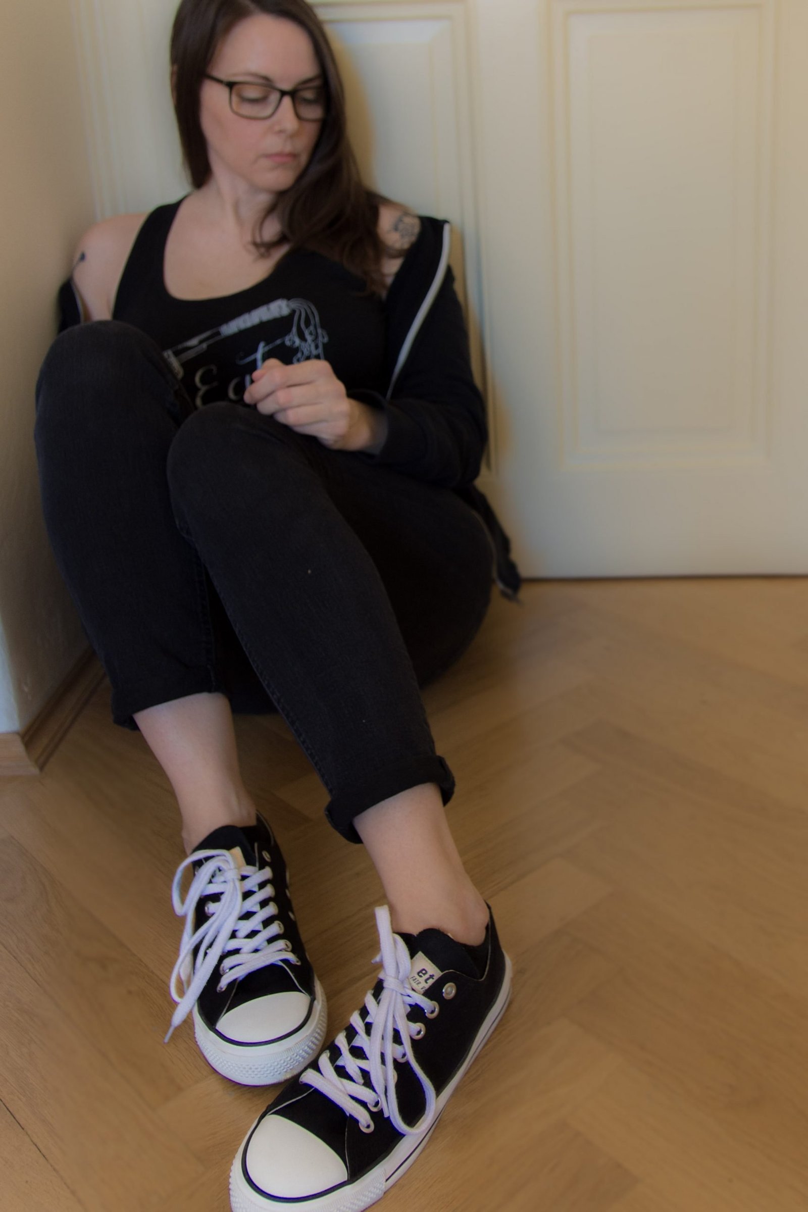 vegan canvas sneakers