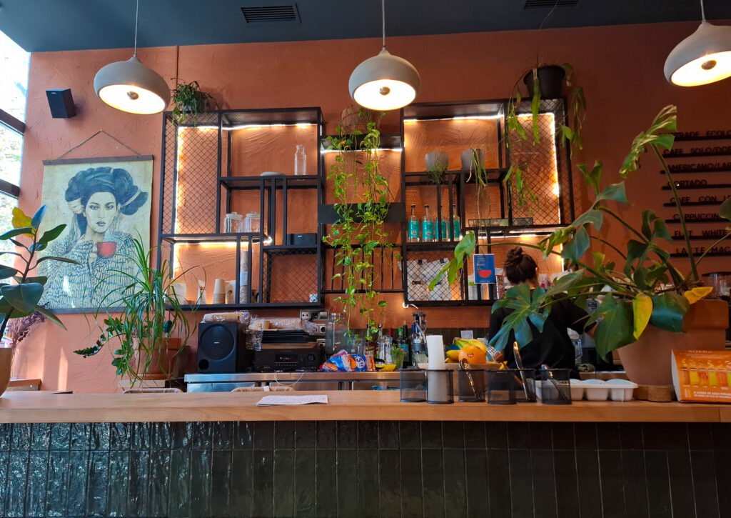 Barcelona vegan restaurant Morgentau interior