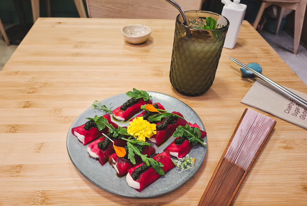 Veganashi Vegan Sushi Restaurant in Barcelona - Beetroot ravioli